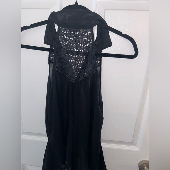 Black sleeveless, button up, sheer top. Size s/m - Picture 2 of 3